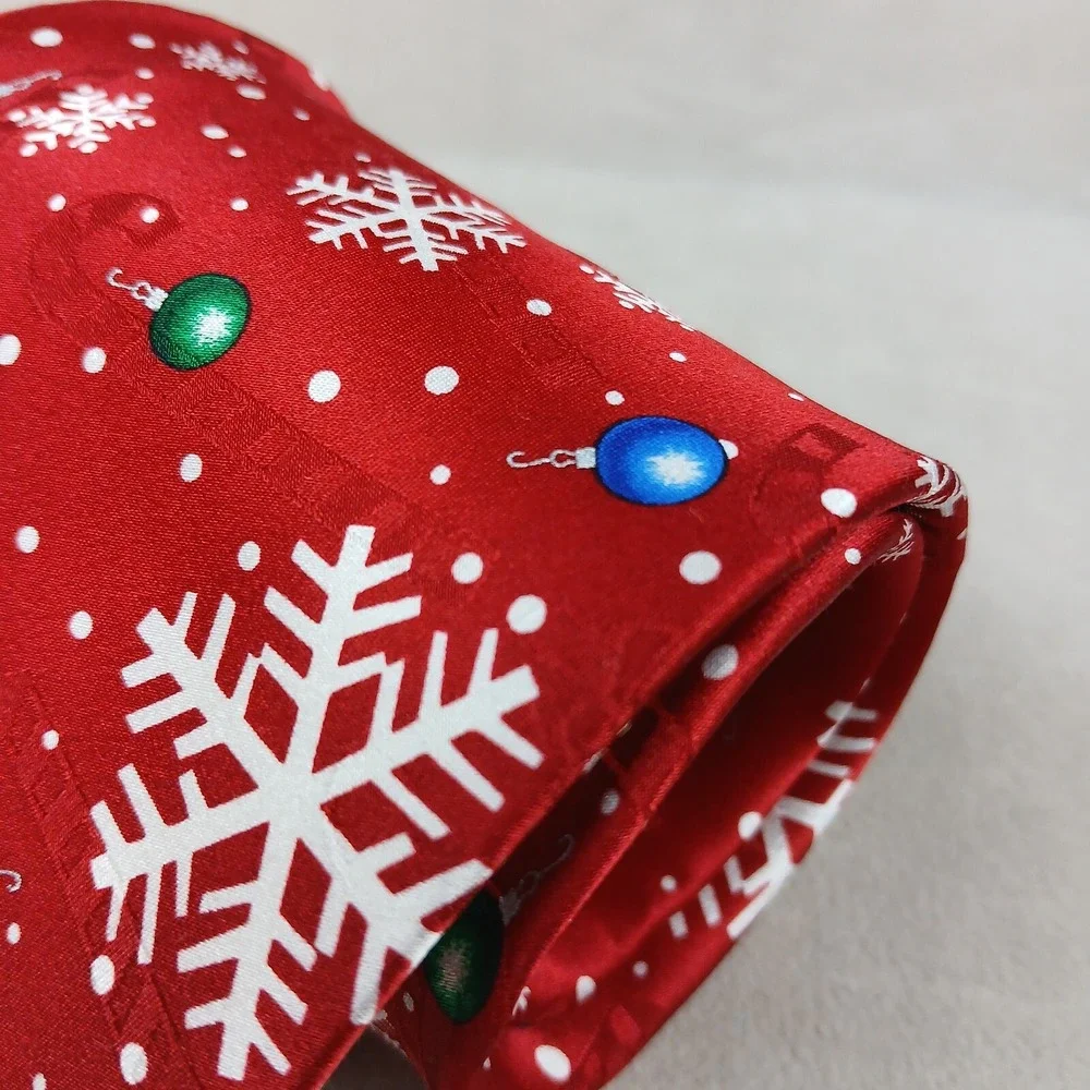 Hallmark Christmas Xmas 4x58‎ Mens Silk Tie Snowflake